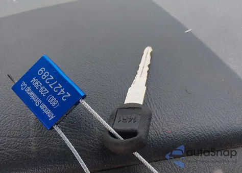 2000 Chevrolet Silverado 1500 from USA, damaged, VIN 1GCEC14VXYZ173296